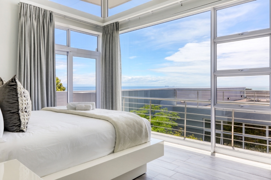 To Let 6 Bedroom Property for Rent in Camps Bay Western Cape